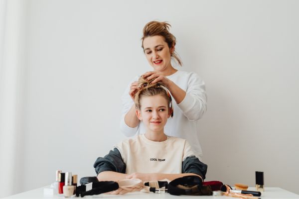 makeup and hairstyle coordination