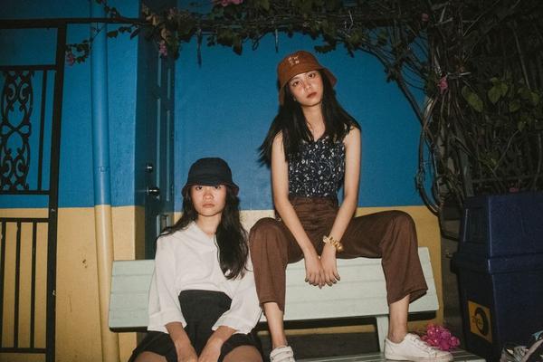 how to style a bucket hat